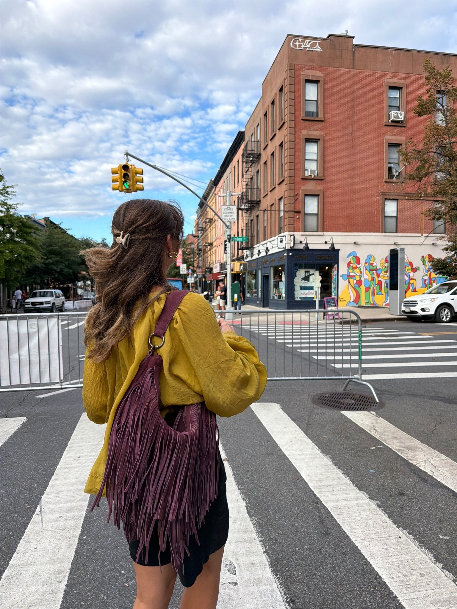 This is the fringe hobo bag of my dreams ☺️ also the green + purple color combo is so good

Outfit for a night out in NYC!
