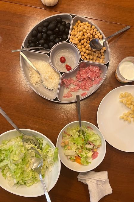 How we serve up salads - DIY salad bar 🙌🙌