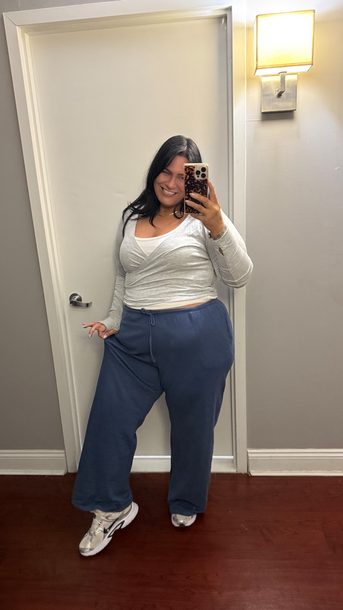 Wearing XL in everything. These bottoms are the best feeling cotton, like 90’s quality cotton not jersey knit 5’6” size 16/18

#LTKMidsize #LTKPlusSize