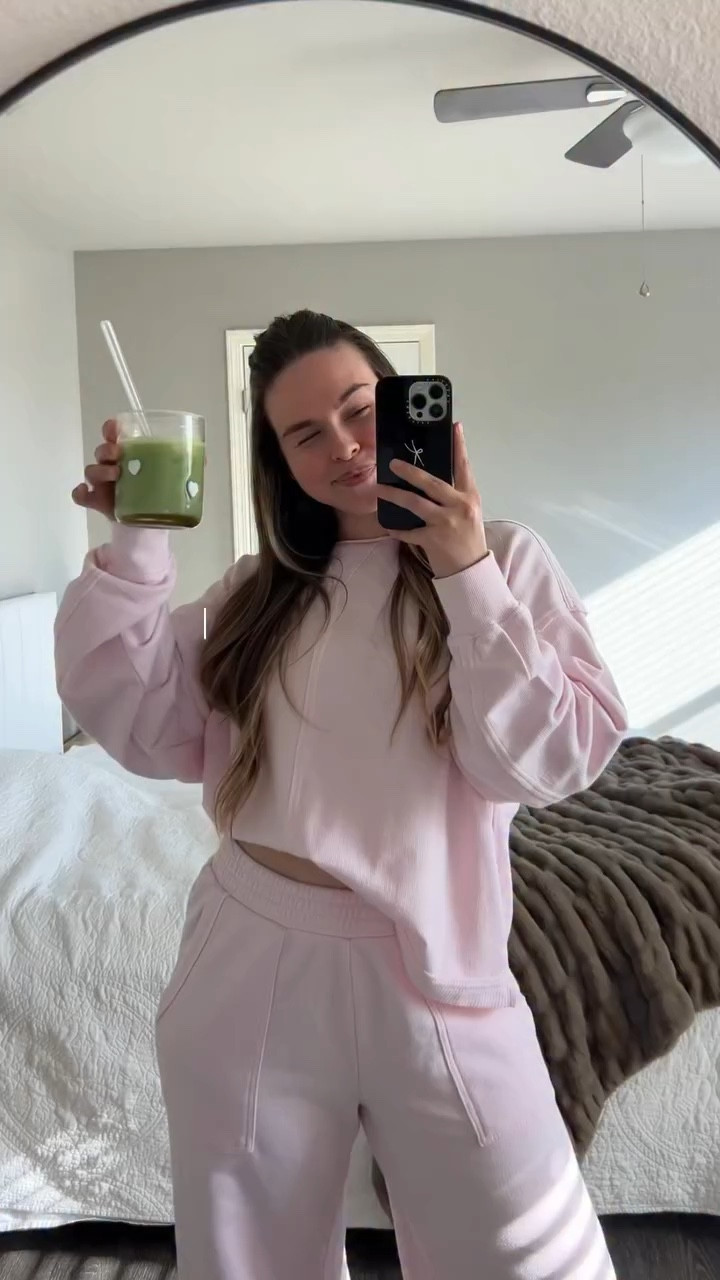 the coziest spring morning wearing @aerie 🌸👟 Looks linked in my LTK #AerieREAL