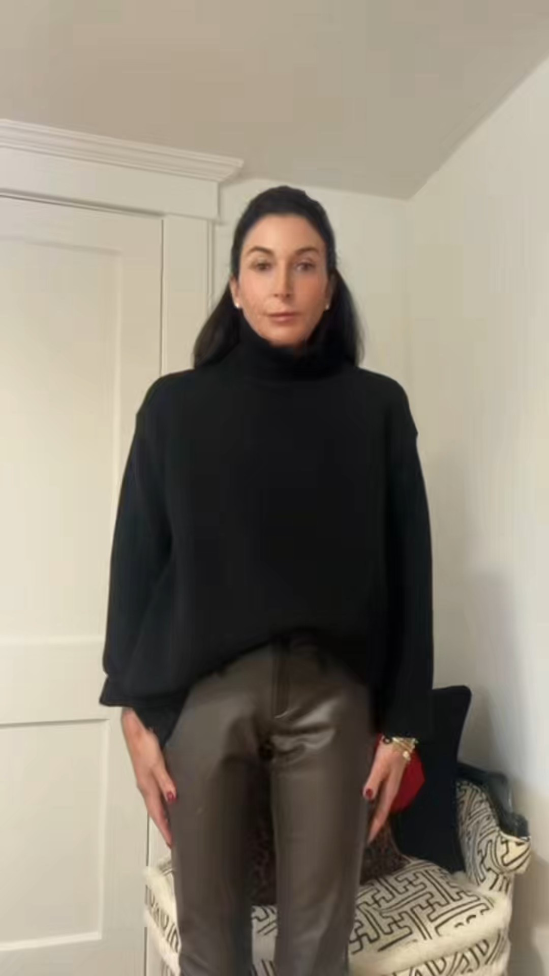 What I’m wearing to weather the storm ☁️⚡️

Layered, grounded, and ready for whatever the day brings because style doesn’t stop for the forecast.

#fashion #personalstylist #getreadywithme