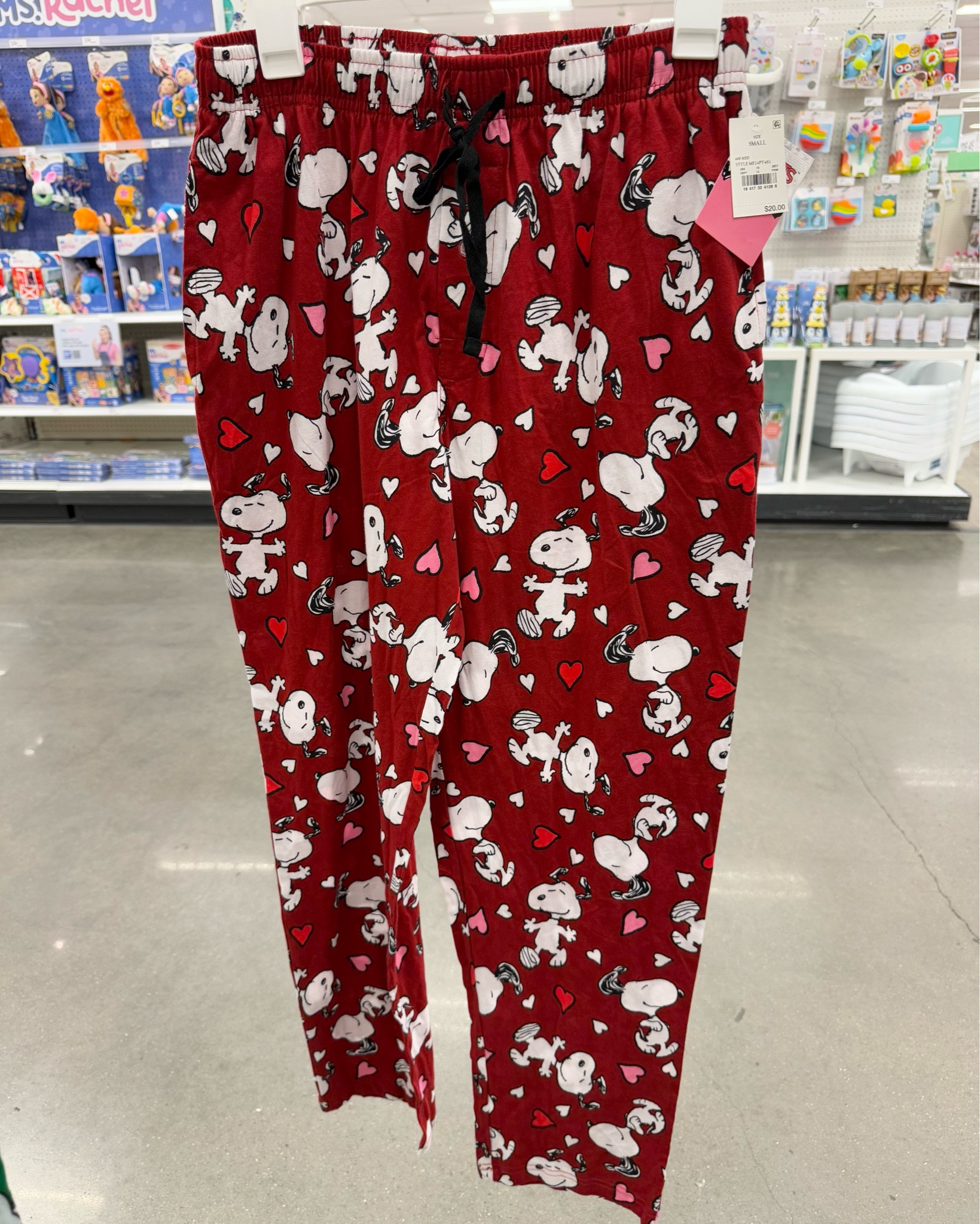 Target ✨ men’s Snoopy pajama pants 

#LTKFindsUnder50 #LTKSeasonal #LTKMens