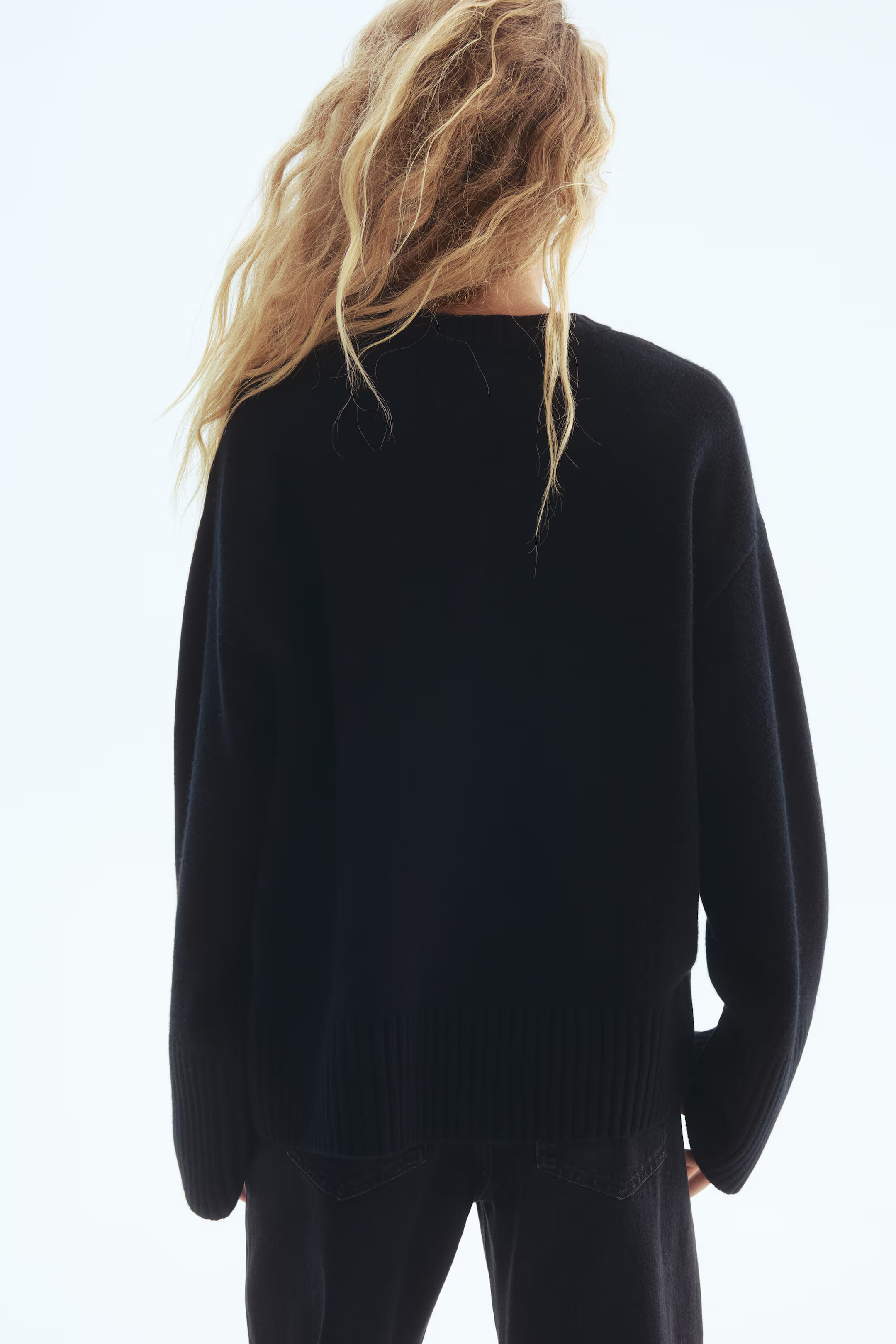 Cashmere-blend jumper | H&M (UK, MY, IN, SG, PH, TW, HK)