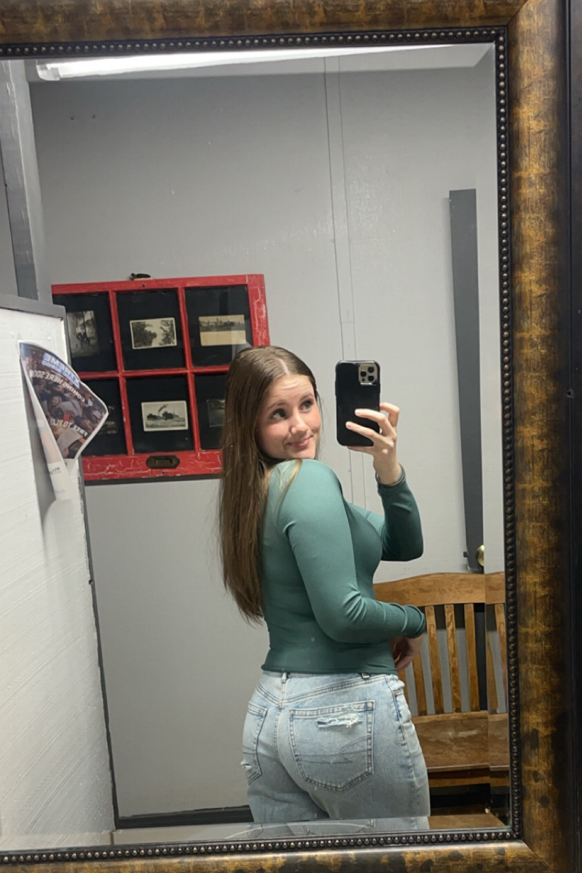 The BEST jeans for a short torso! I sweat to you these are the most flattering jeans I’ve EVER owned. 

I have a short torso and carry most of my weight in my stomach area. But these fit SO good! 

Wearing a Size 2. These jeans do run slightly big in my opinion. Im usually in between a 2 and 4, and feel these fit closer to a 4, but not quite. 

#LTKStyleTip