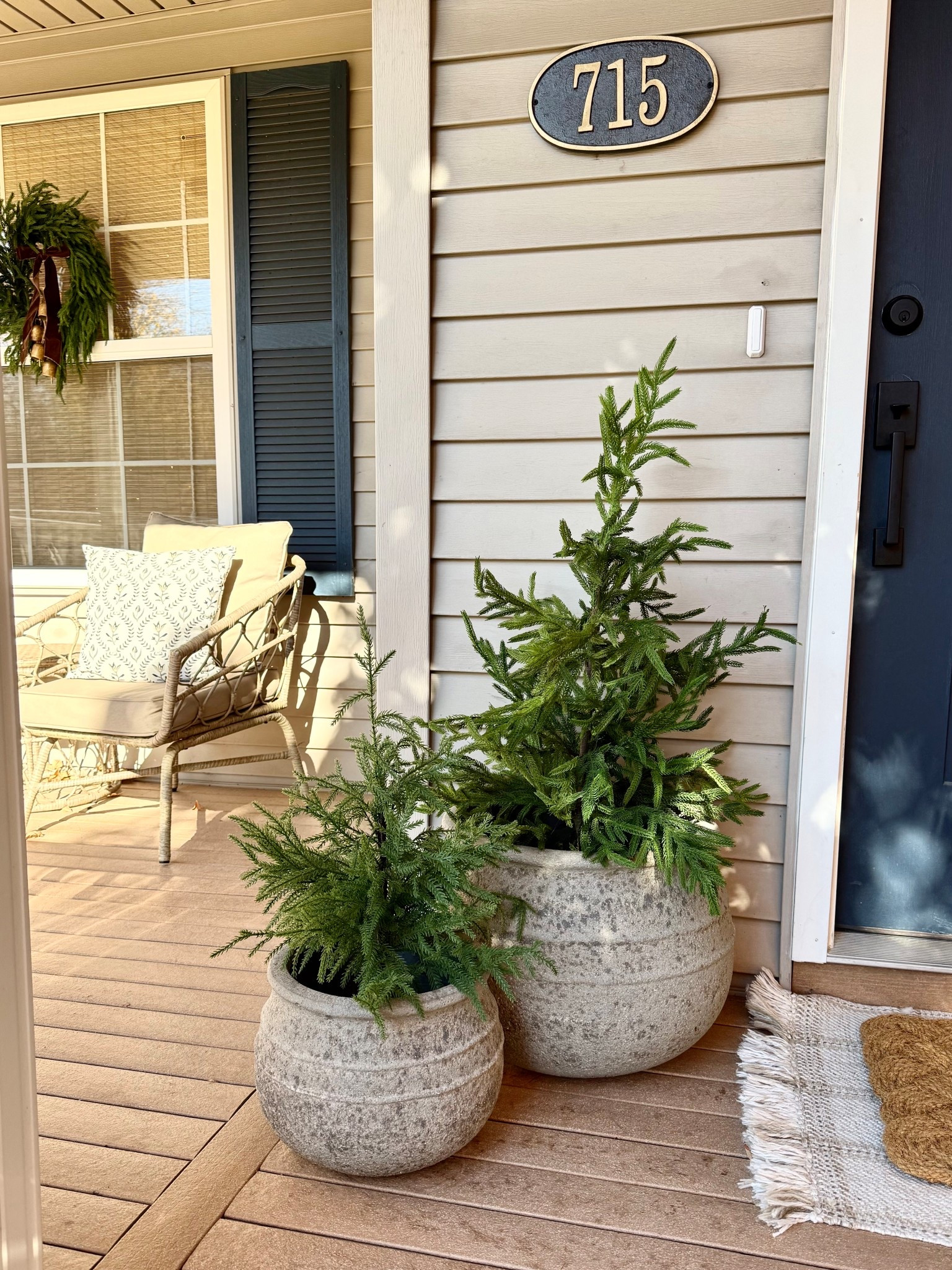 Christmas porch inspo
Home inspo
Christmas decor
Porch 
Home 

#LTKHome #LTKFindsUnder100 #LTKSeasonal