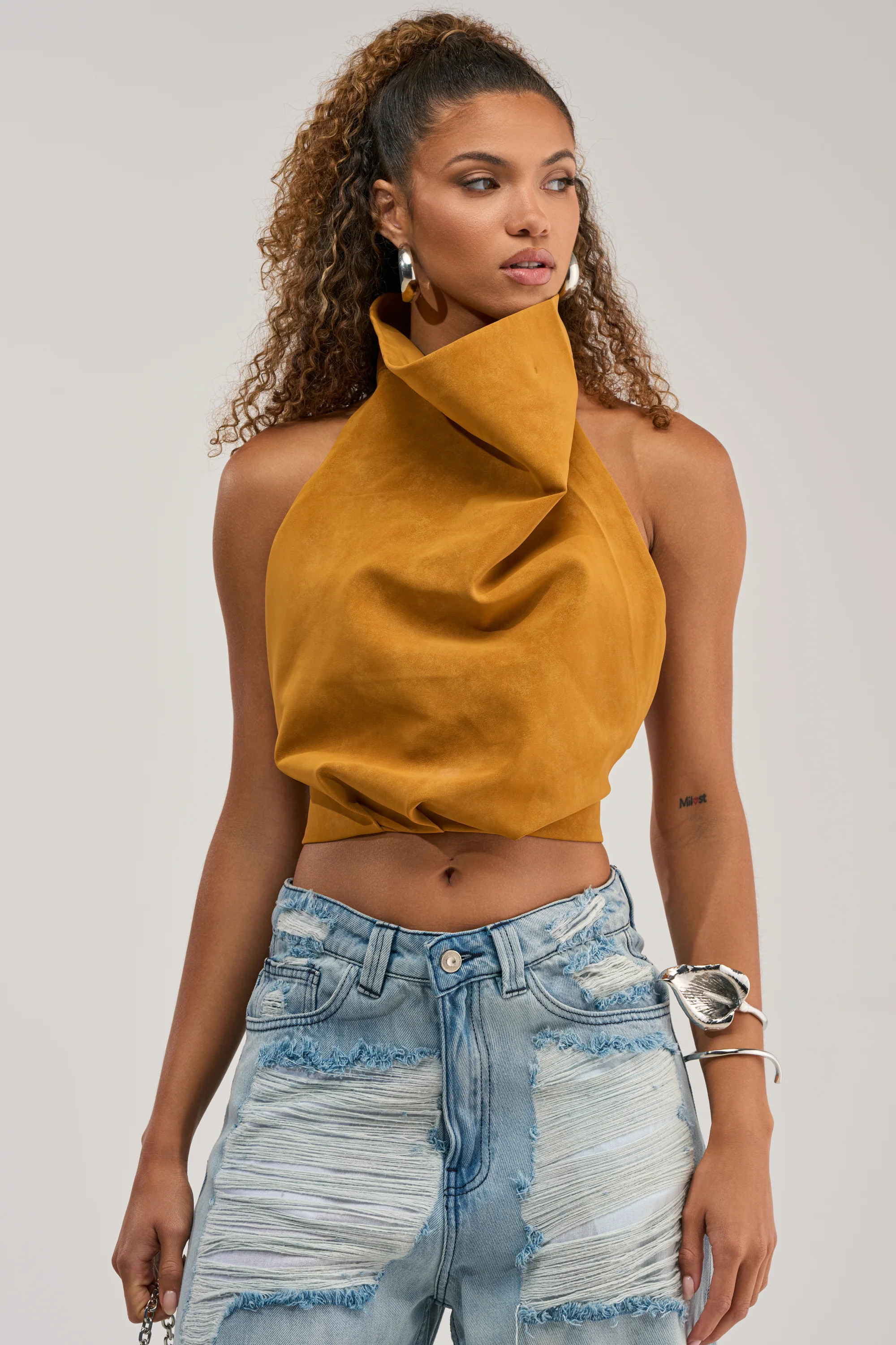JANE SUEDE HALTER TOP IN MUSTARD | AKIRA