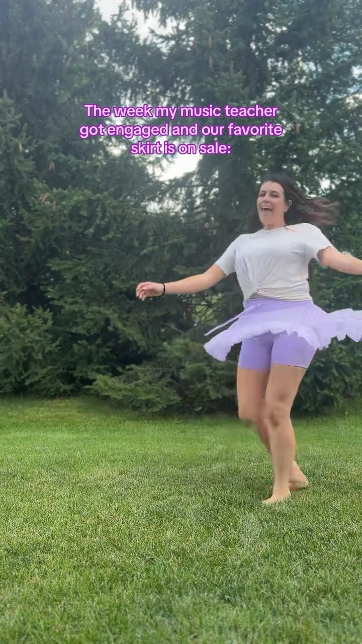 My favorite Taylor POPFLEX skirt is on sale this weekend! It’s super comfortable and I can wear it walking for hours at a time. 

#LTKActive #LTKSaleAlert #LTKMidsize