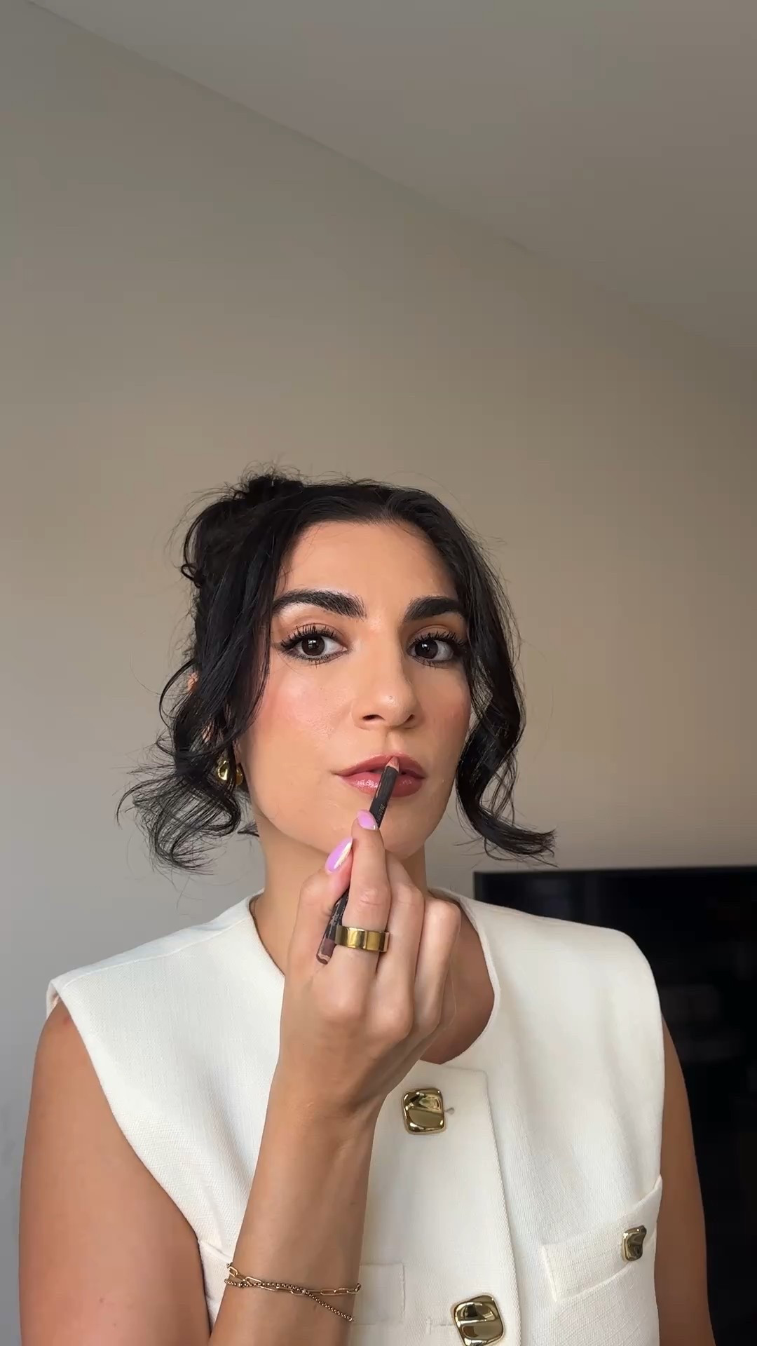 Prada paradoxe
Jergens lotion 
Nuxe body oil
Body shimmer