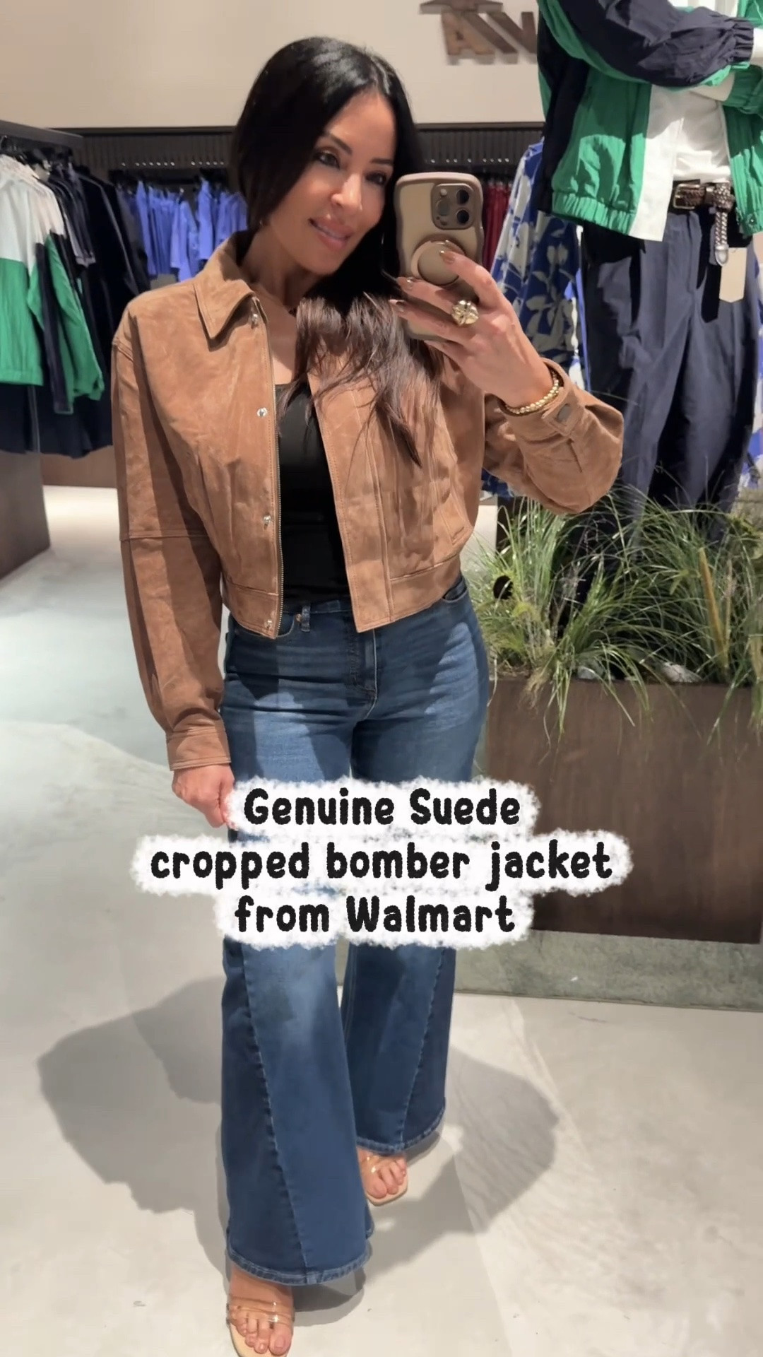 Spotted the perfect fall layer at the Walmart pop-up shop here in NYC! 🍎 This genuine suede cropped bomber jacket is an absolute must-have for the season, and you won't believe the price—it is under $100! 😱 It looks incredible paired with these flare-leg jeans for an easy, elevated daytime outfit.
#walmartstyle #walmartnyc #walmartpopup
