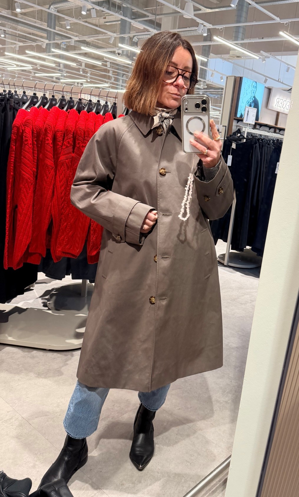 The colour of this car coat. I prefer a car coat on my with my petite frame. I’m wearing the regular fit, not petite. I regretted not buying it so have ordered both colourways to try 



#LTKuk #LTKspring #LTKpetite