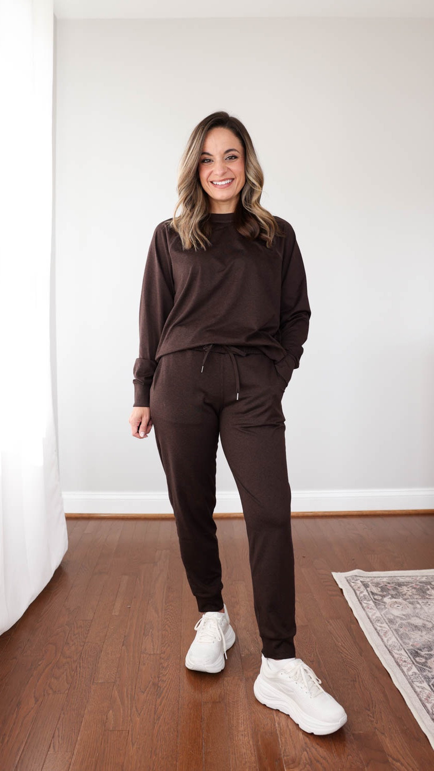 A comfy matching set in soft, lightweight flowknit fabric from @Quince  in a jogger and wide leg style. Shown on me at 4’10”! 

Flowknit Pullover Crew: xs 
Flowknit Mid Rise Joggers: xs 25” inseam 
Flowknit Wide Leg Pants: xs 28.5” inseam 

#quincepartner