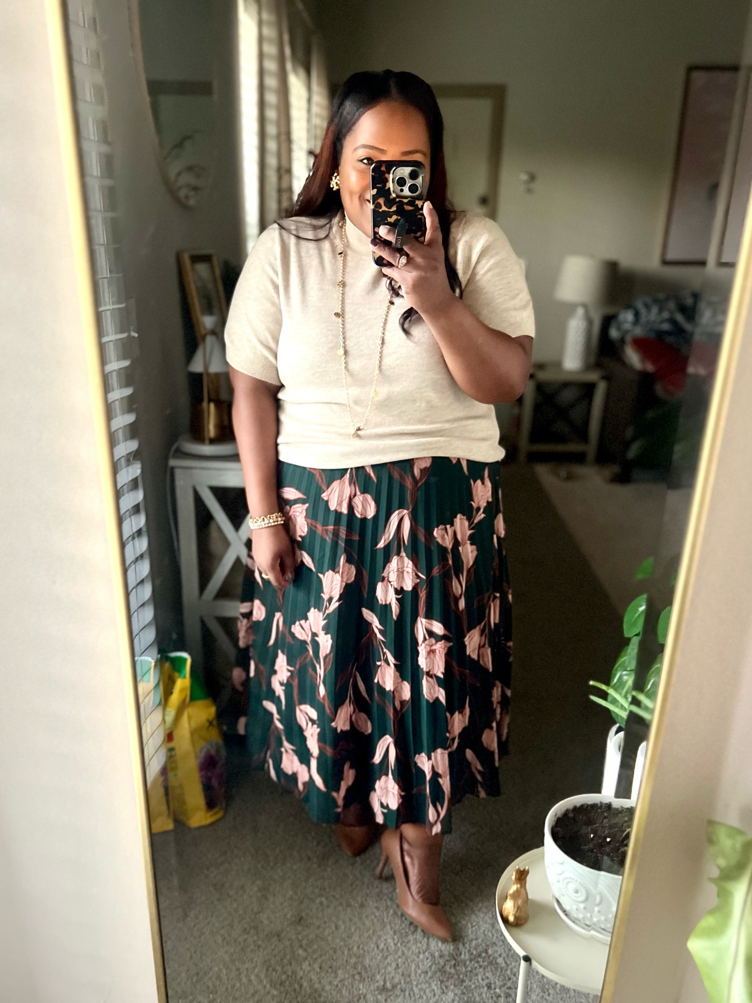 Sweater and skirt season! I love Fall outfits 🍁 skirt is old from Target but I’ve linked similar ones. 

#LTKWorkwear #LTKSeasonal #LTKStyleTip