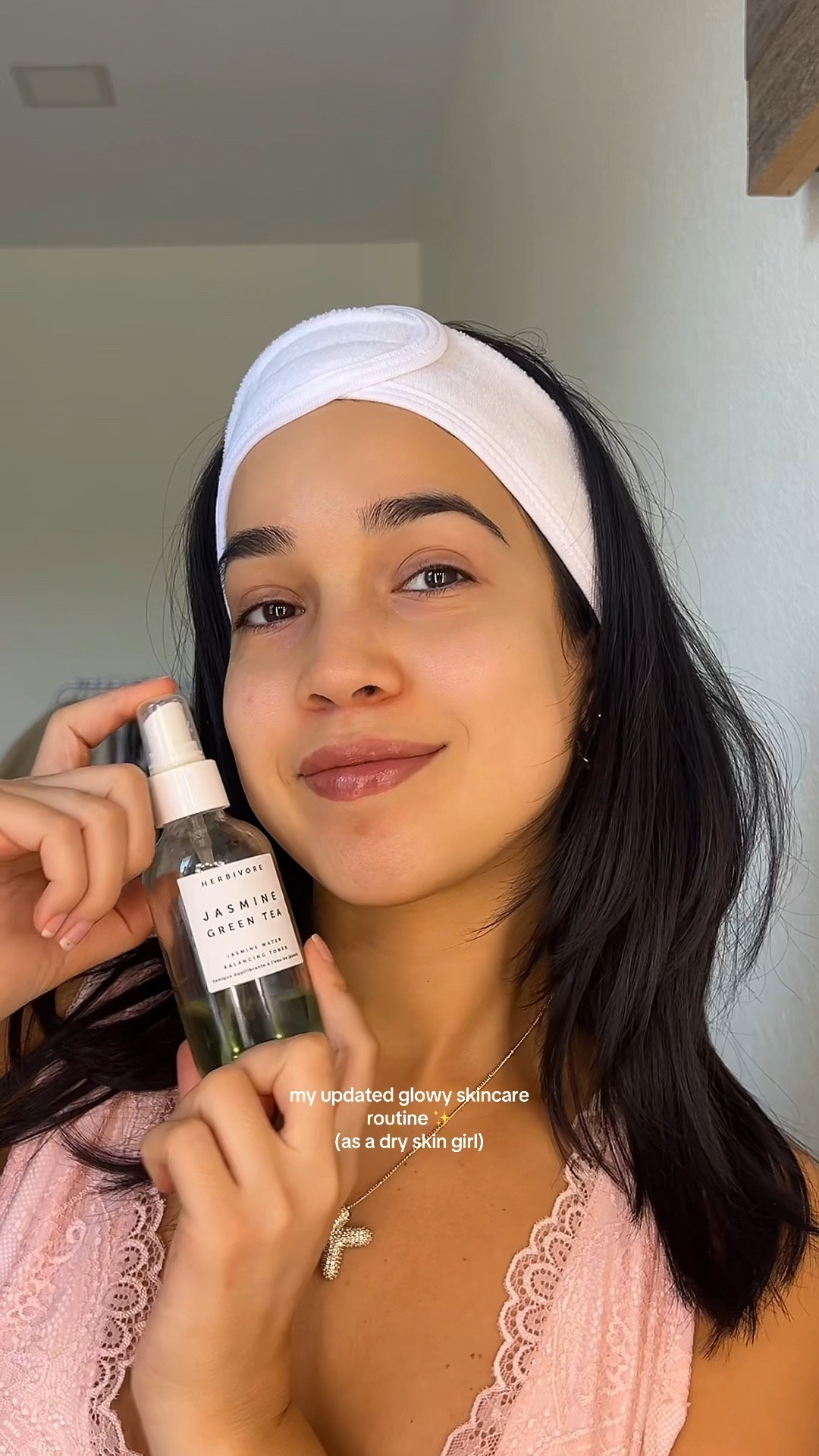 Glowy skin routine, dry skin, no makeup makeup, skincare routine, Sephora finds

#LTKBeauty #LTKWatchNow #LTKSeasonal
