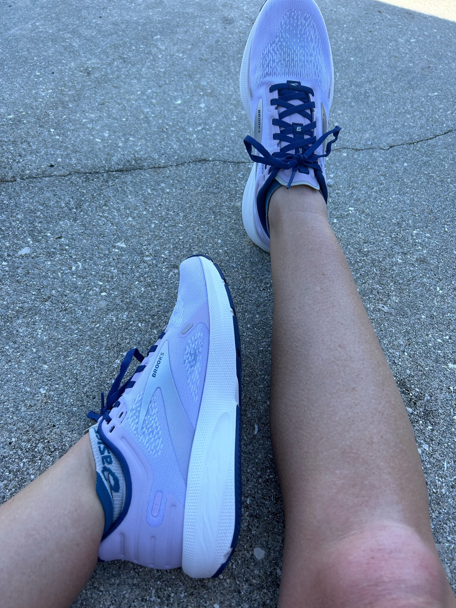 Sneaking in a run in my new shoes!

#brooks #brooksarebest

#LTKsalealert
