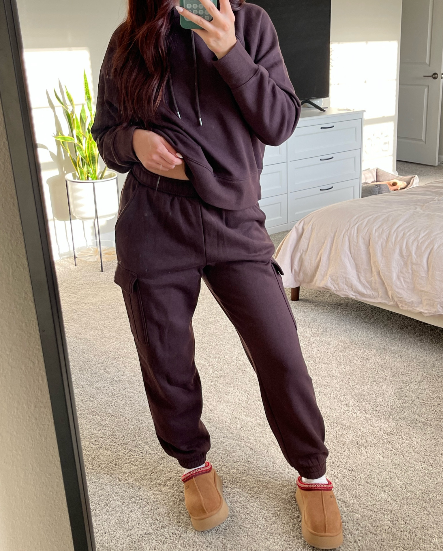 the perfect chocolate brown tracksuit 🍫🤎 5’4 wearing size L top and S in bottoms 

#LTKfindsunder50 #LTKstyletip #LTKsalealert