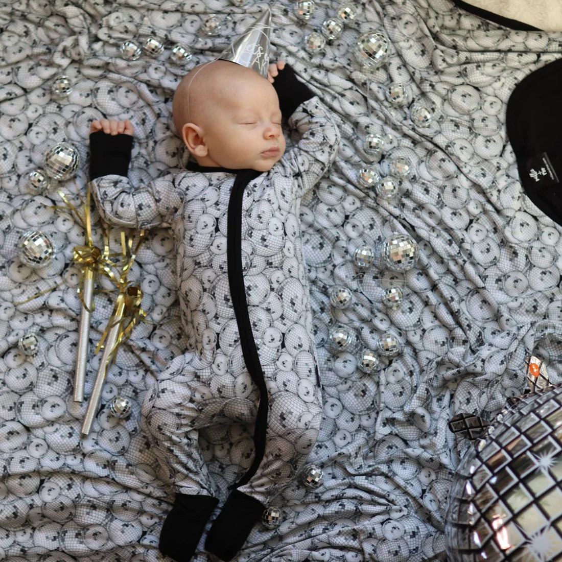 OVERSIZED COZY DREAM BLANKET- Disco Ball | millie + roo