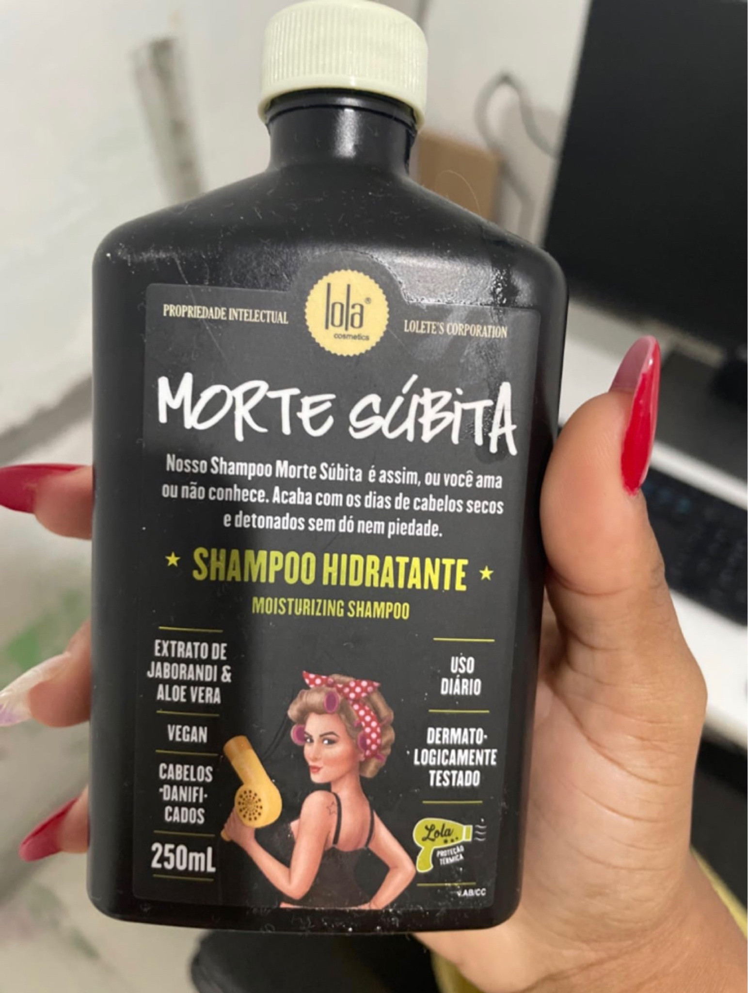 Não vivo sem ♥️
Tem um cheiro maravilhoso e deixa o cabelo super macio, sem falar que tende muito 😍