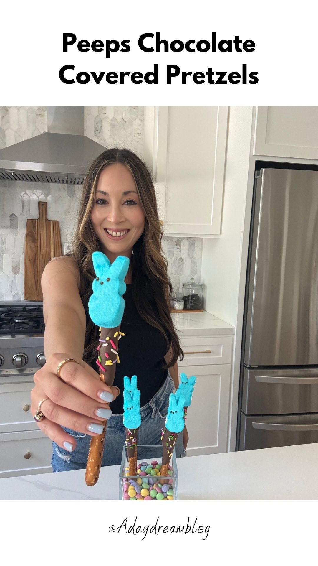 How cute and easy are these peeps pretzel rods! 

All you need is some melted chocolate, large pretzel rods, and some @peepsbrand you can also add some festive sprinkles for fun! 

#adaydreamblog #easter #pretzels #peeps #chocolatecoveredpretzels #eastertreats #easytreats #holiday #kidtreats #kidapproved