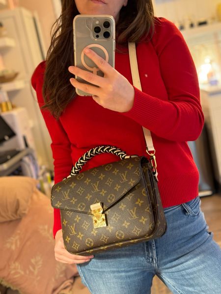 OOTD 

The perfect red sweater and everyday bag. 



#LTKover40 #LTKstyletip #LTKitbag