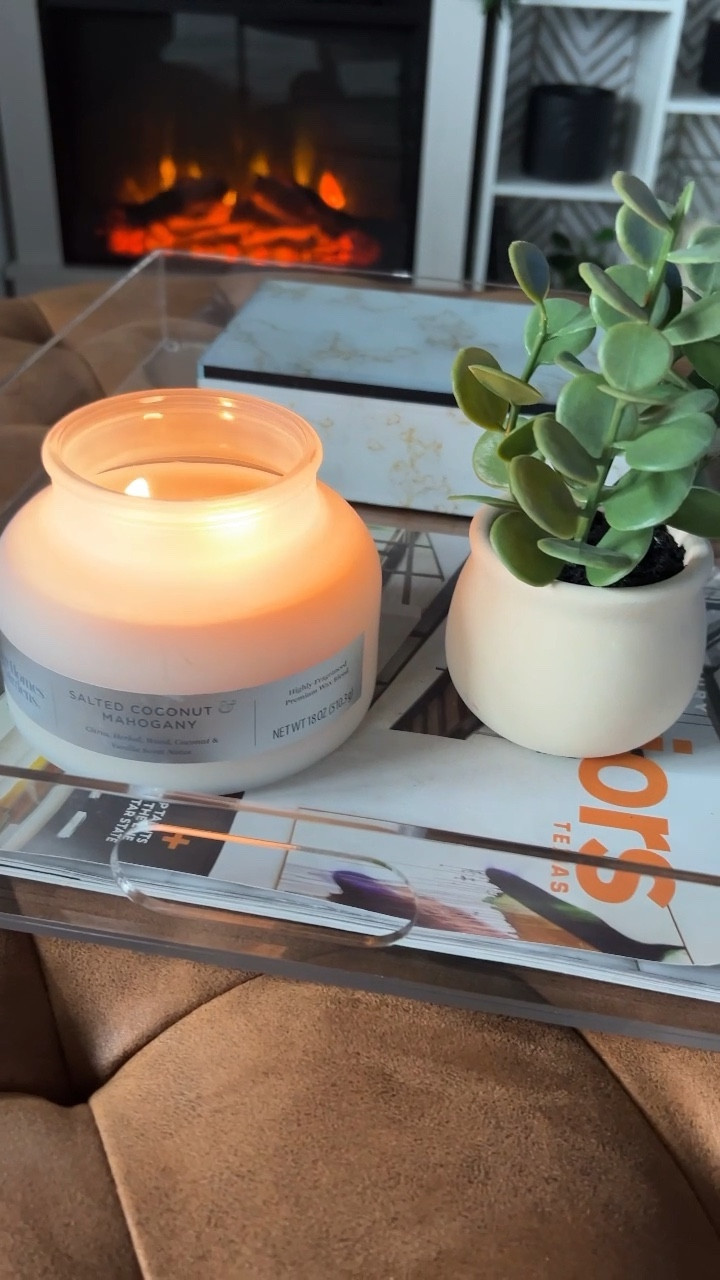 Styling transforms basic pieces into moments. The secret to styling an ottoman coffee table, is using minimal decor pieces that make an impact but are really easy to move. #coffeetablestyling #styletips #ottoman #homedecor

#LTKFind #LTKhome #LTKstyletip