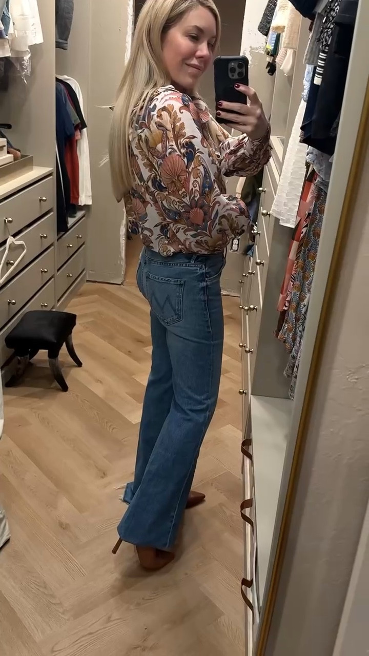 Spring outfit 
**JEANS RUN SMALL BUT HAVE A LITTLE STRETCH**
I sized down for a more loose fit - they do run on the smaller side 