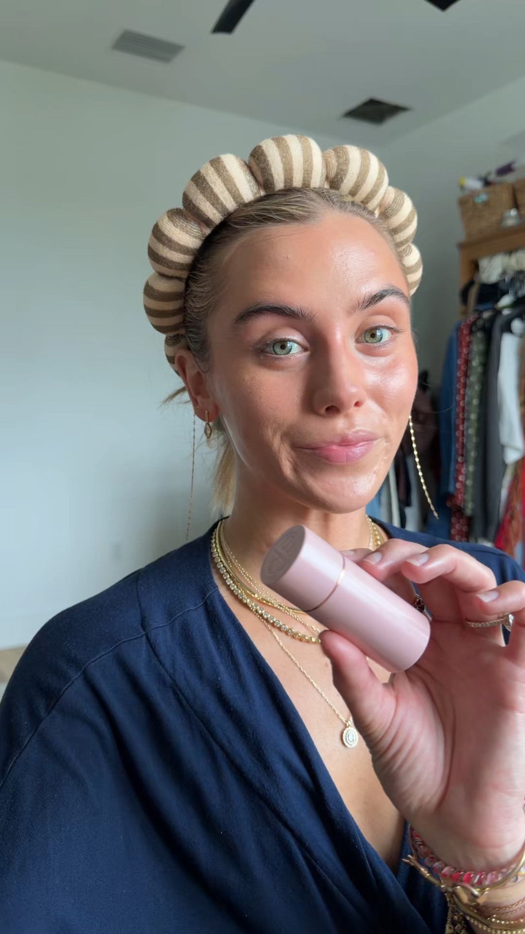 Soft-focus color. Skin-loving ingredients.
Skin Perfecting Cream Blush is a creamy, buildable blush stick that melts into skin for natural-looking color and a smooth, soft-focus finish. Blend it out for a sheer wash or layer it for more impact.
The skin-loving formula features a six-form hyaluronic acid complex to help support surface hydration and a supple feel, jojoba oil and conditioning emollients to help skin feel soft, and a skin-conditioning peptide that supports a comfortable feel. @bkbeauty