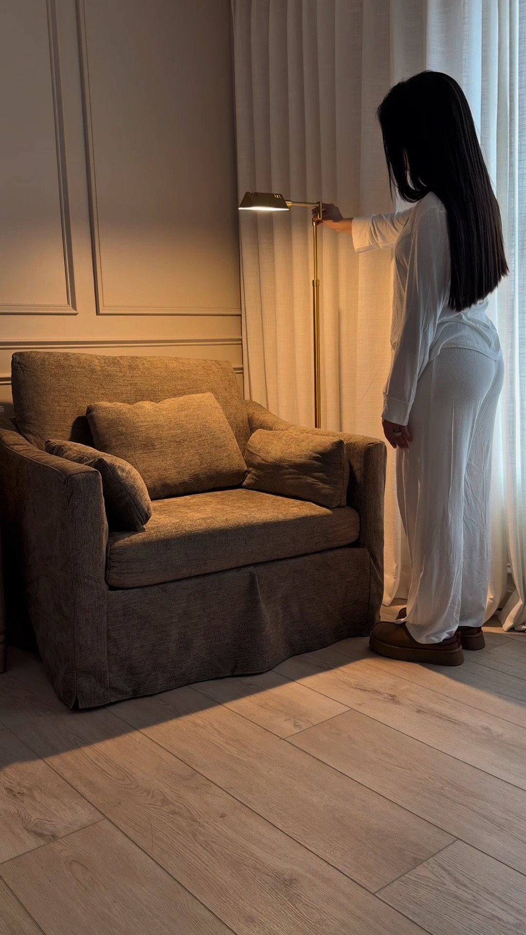 Upgrade your reading corner with this dimmable LED floor lamp. Perfect for cozy nights at home. #HomeDecor