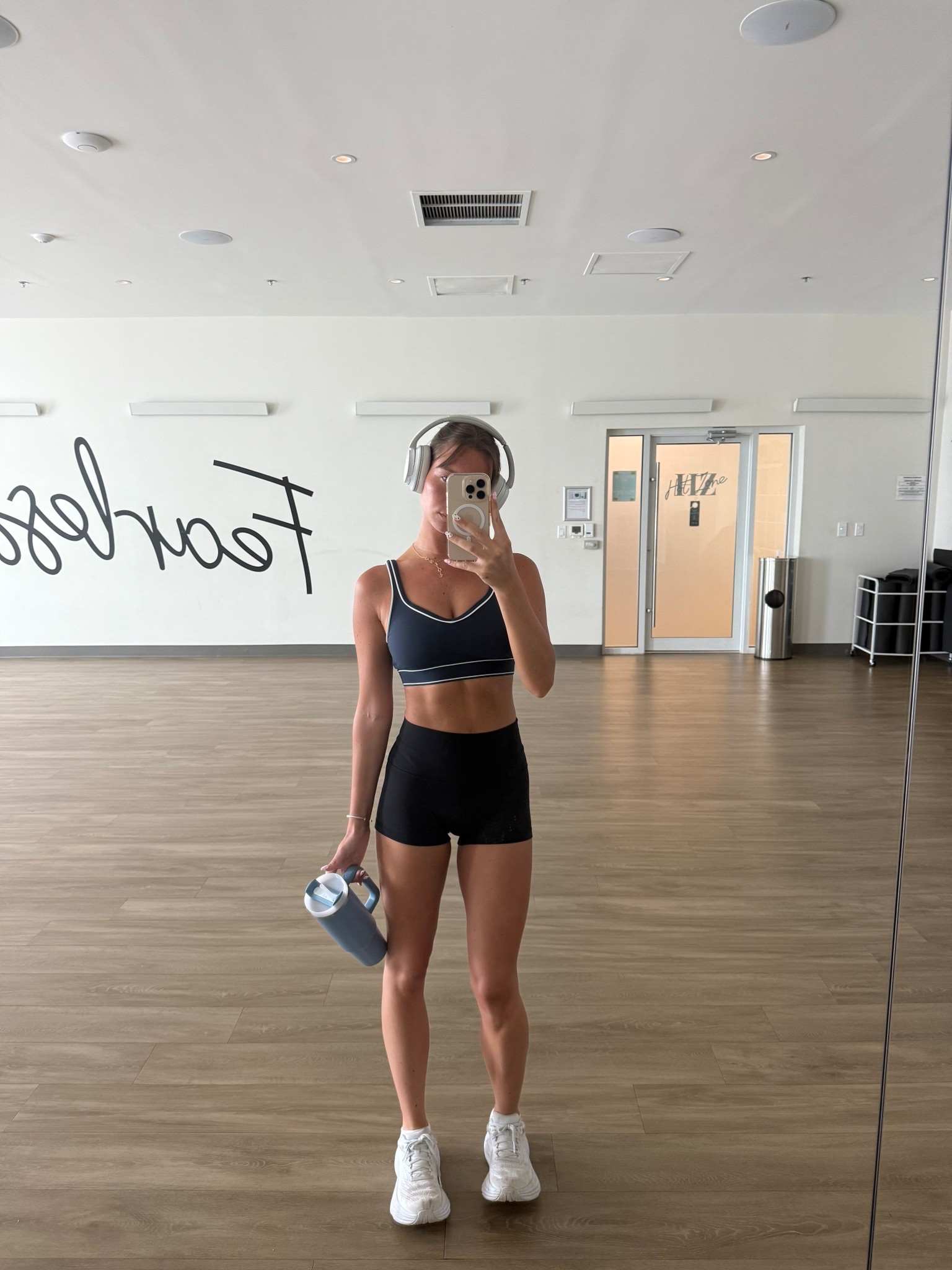 aritzia doing it right with the workout sets 

#LTKFindsUnder100 #LTKActive