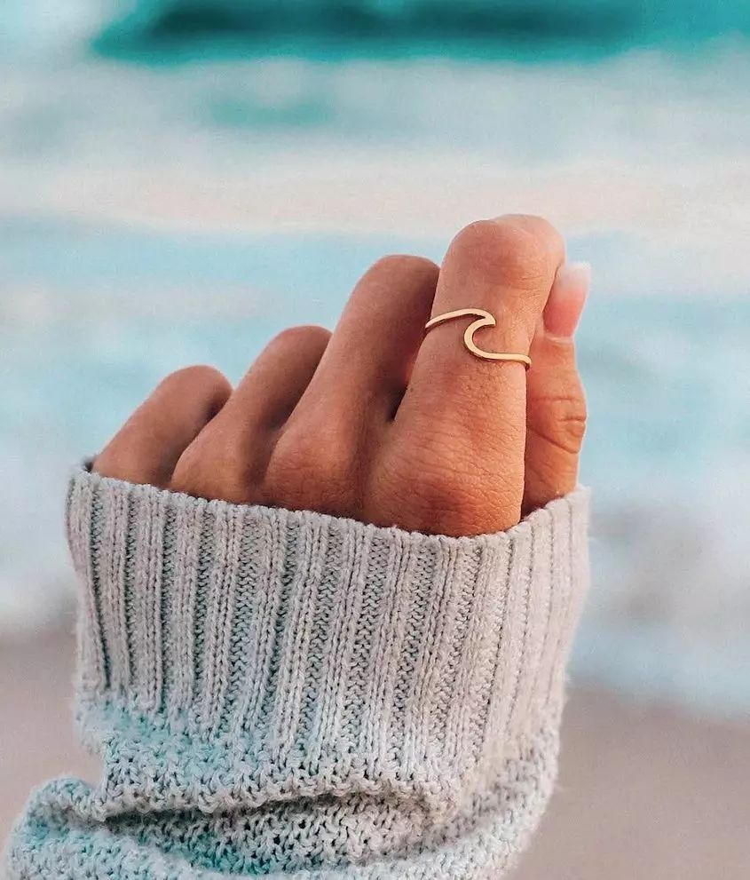 Wave Ring | Buckle