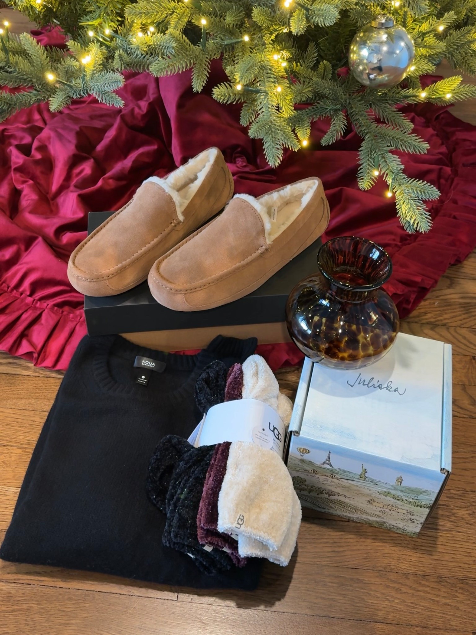 It’s crunch time for last-minute holiday gifts🎁 @bloomingdales truly has something for everyone on your list! #bloomingdales #ad 

Gifts for him
Gifts for her 
Gift guide 

#LTKSeasonal #LTKGiftGuide #LTKHoliday