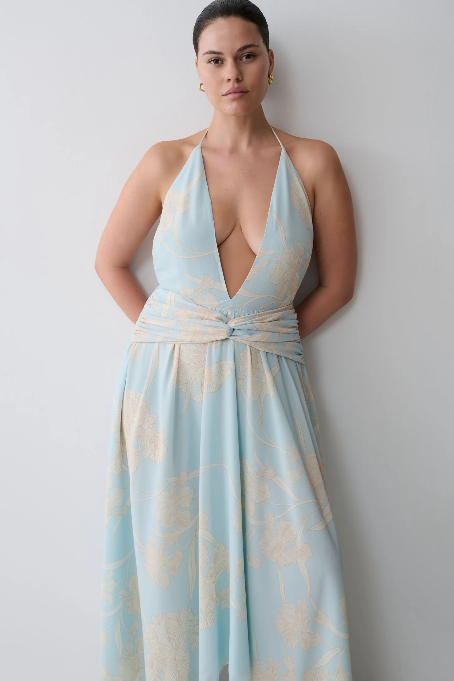 Cyra Plunge Chiffon Midi Dress - Blue Floral Print | Meshki UK