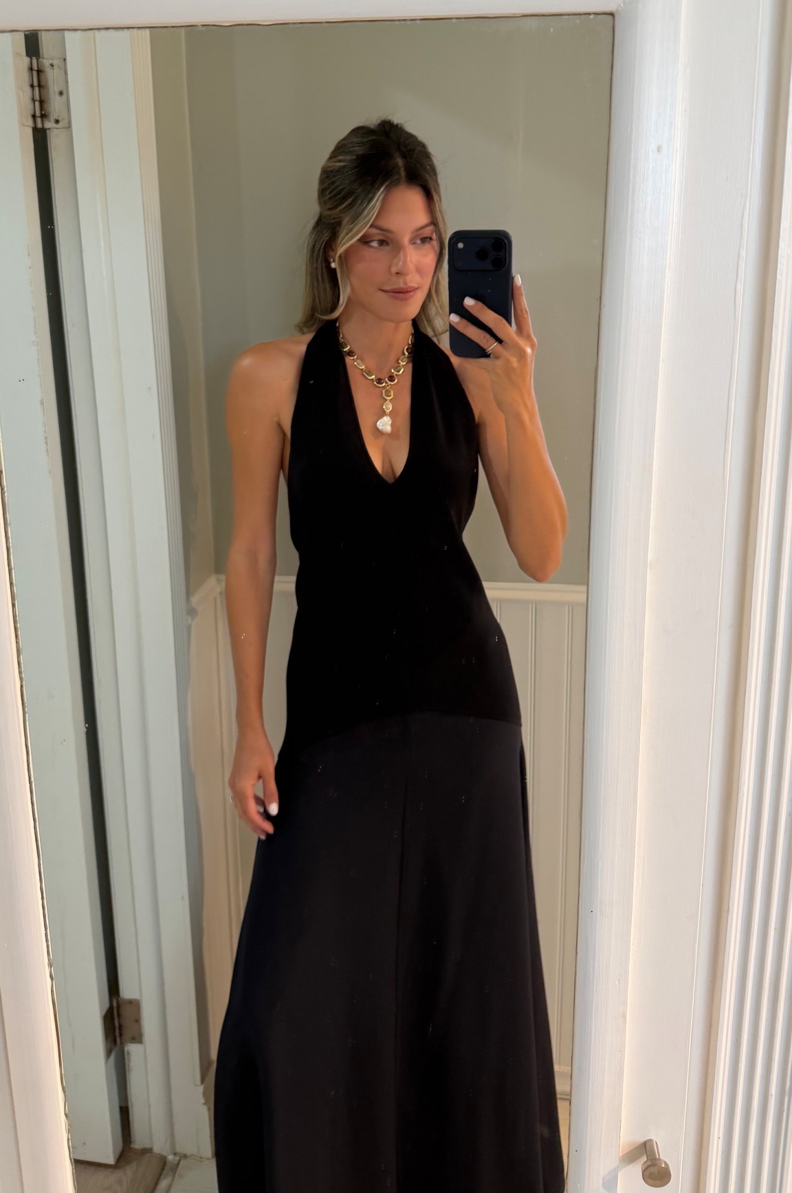 Wedding guest dress🖤 

Limited sizes left of this dress but linked similar options. 
Necklace is from tj maxx. Linked one I found on poshmark!


Wedding guest, wedding guest dress, black dress, evening dress, evening gown

#LTKWedding