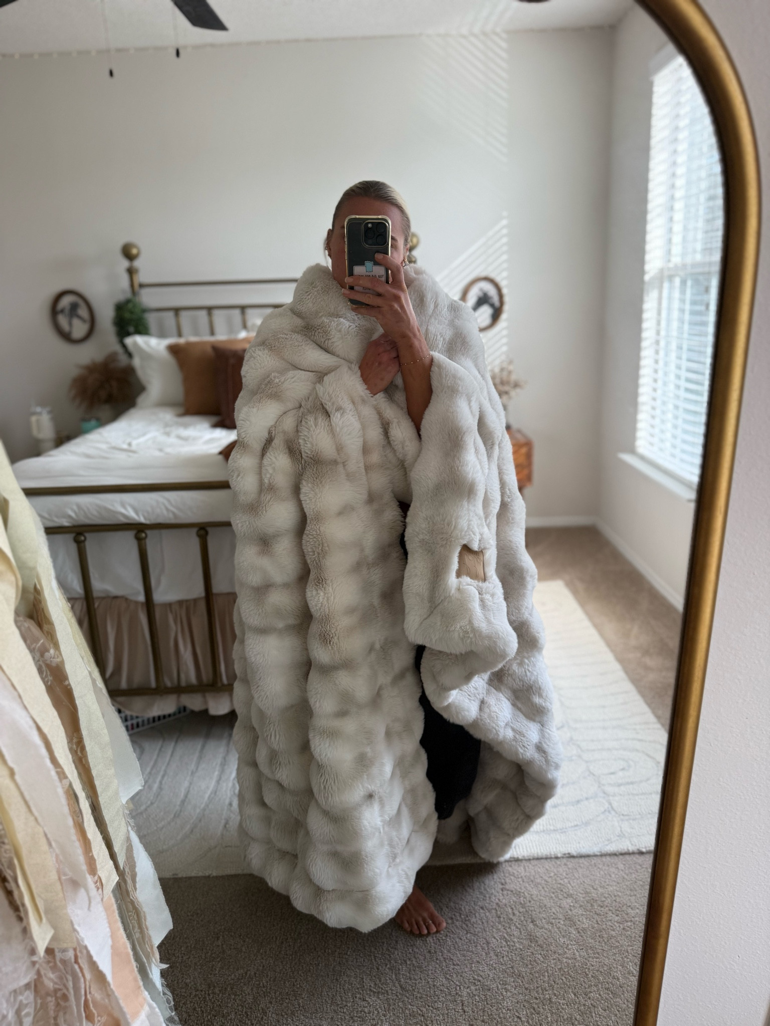 The most insane Blankets ever. Softest, warmest, thickest, coziest. High quality. This one is weighted. Not too heavy. Perfect gift for you or anyone.

#LTKGiftGuide #LTKHoliday #LTKHome