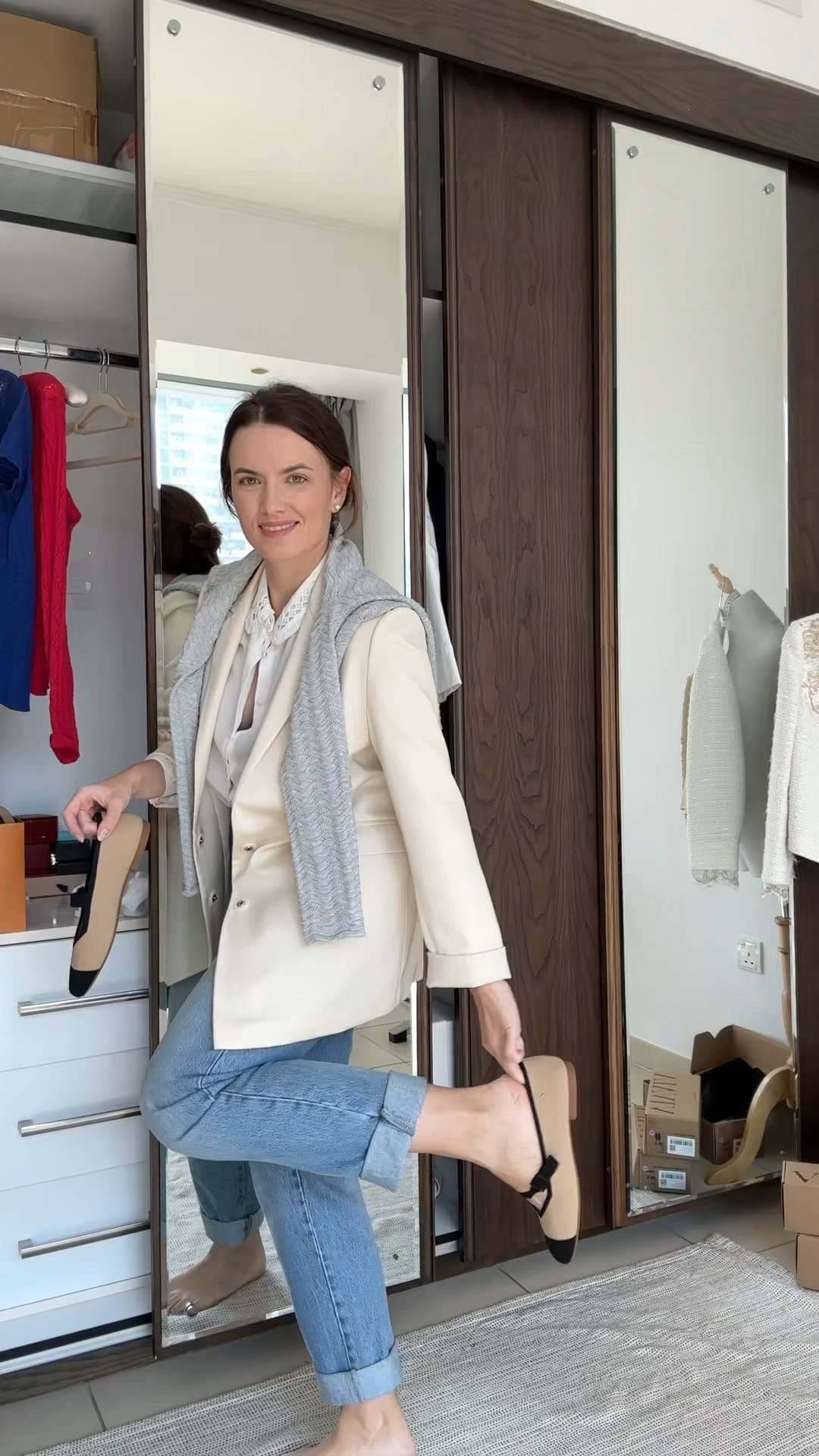 Styling Jeans for work 
Effortlessly chic 💫 #jeans #blazer #workwear

#LTKStyleTip #LTKWorkwear