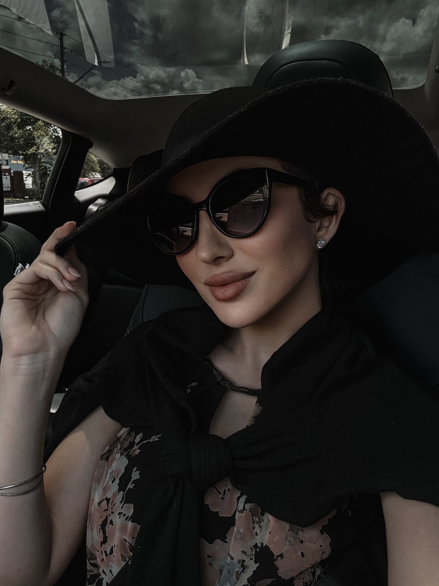 My 5 minute makeup routine that feels like actual skin and doesn’t crease! The foundation stick is a 2-in-1. It acts as a concealer too! Comes in multiple shades & undertones. The best mascara that doesn’t flake, smudge, clump or irritate. Gives your lashes a natural curl and lift. I have acneic skin which doesn’t cause more breakouts or sensitivity. I’m all about clean and non-toxic vegan products since having brain surgery! Sourced from Europe & packaged in California. Not only is it aesthetically pleasing but perfect for travel. It comes with the cutest signature bag. #merit #meritbeauty #meritfiveminutemorning #cleanproducts #cleanbeauty #nontoxic #nontoxicbeauty #nontoxicmakeup #cleanmakeup #makeup 

#LTKTravel #LTKBeauty #LTKWedding