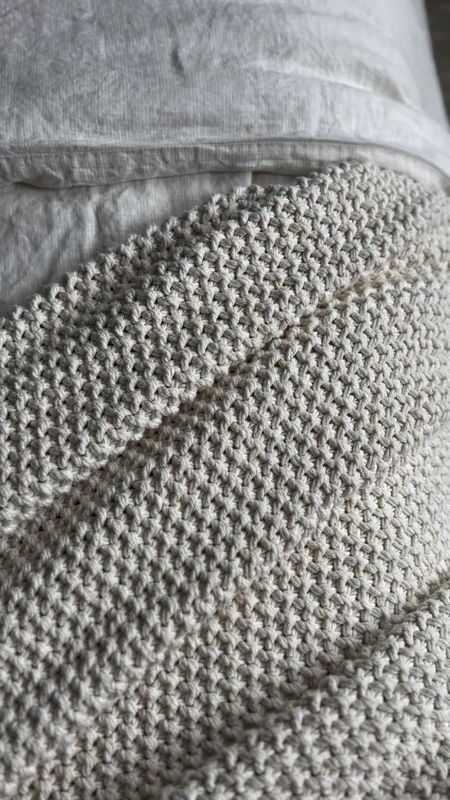 Love my new throw blanket!  It adds the best dimension and texture. 




Quince, throw blanket, 

#LTKhome