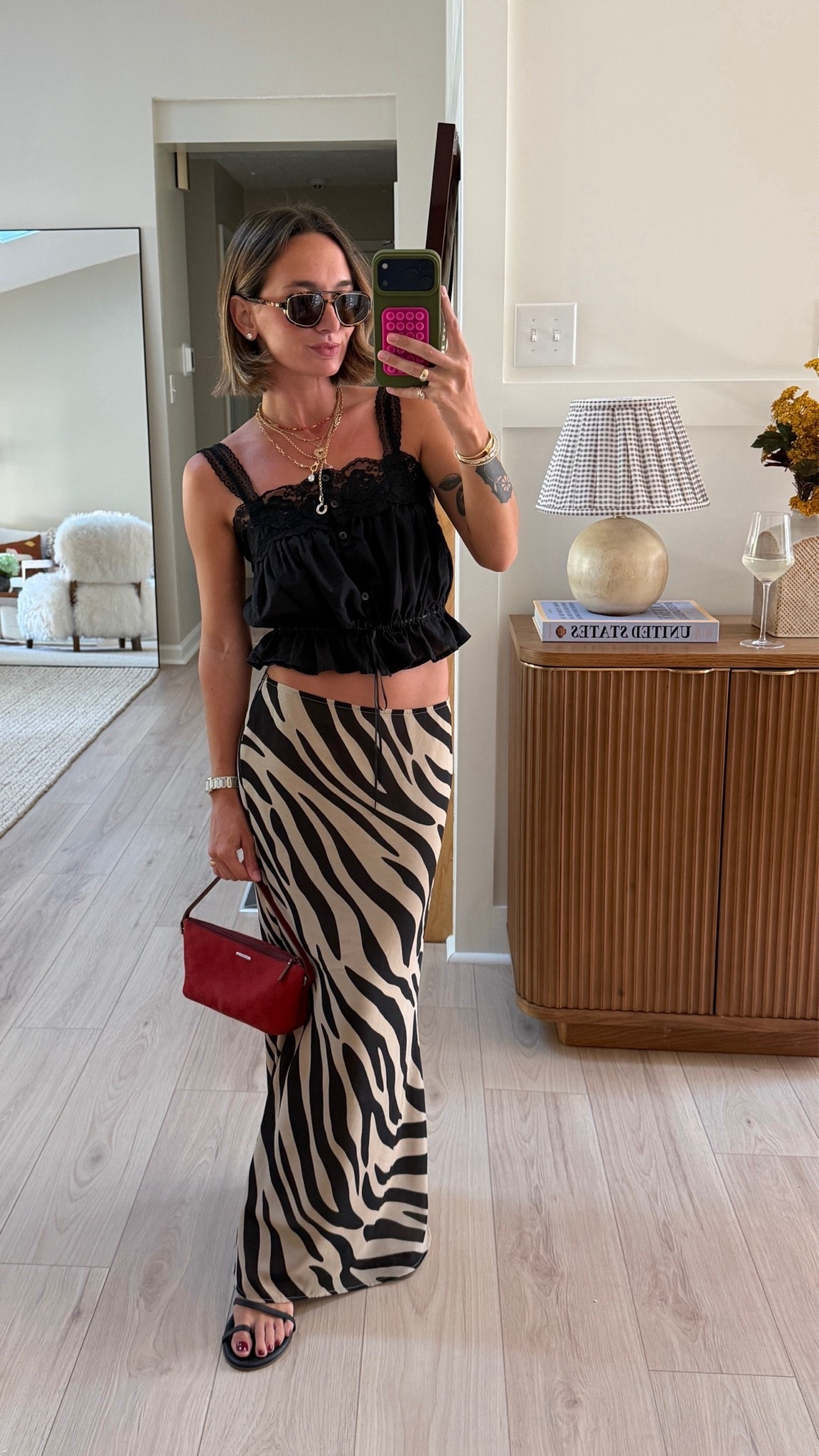 XS in all! I had the skirt taken in at the waist. Bag is vintage