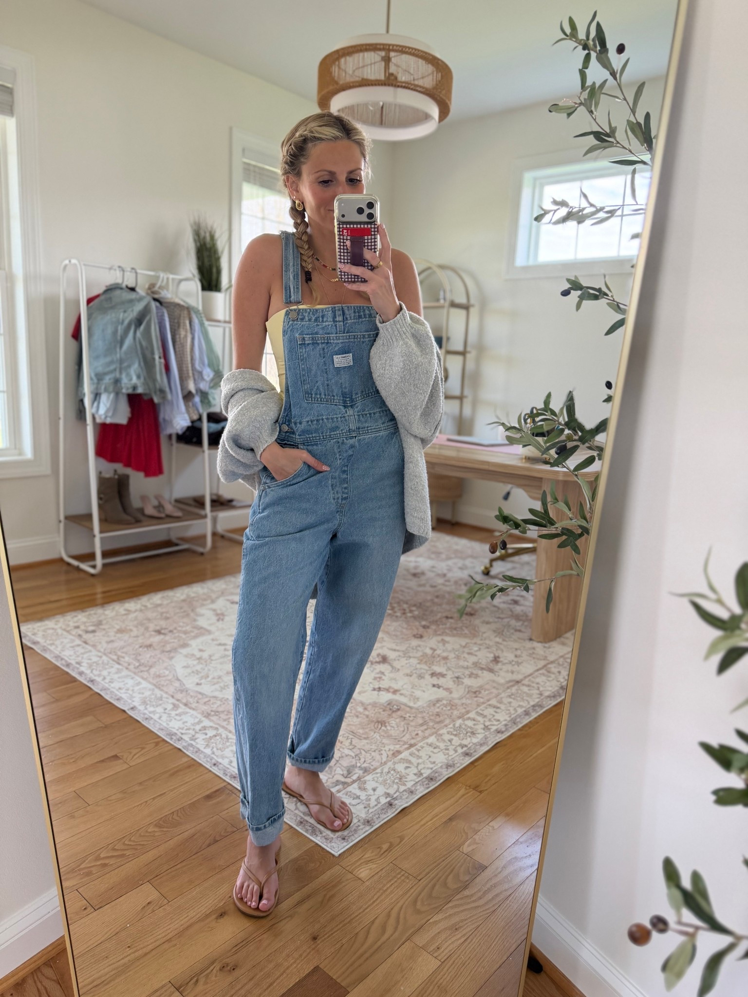 Mondays outfit of the day 

#LTKmomlife #LTKdayinmylife #LTKgrwm