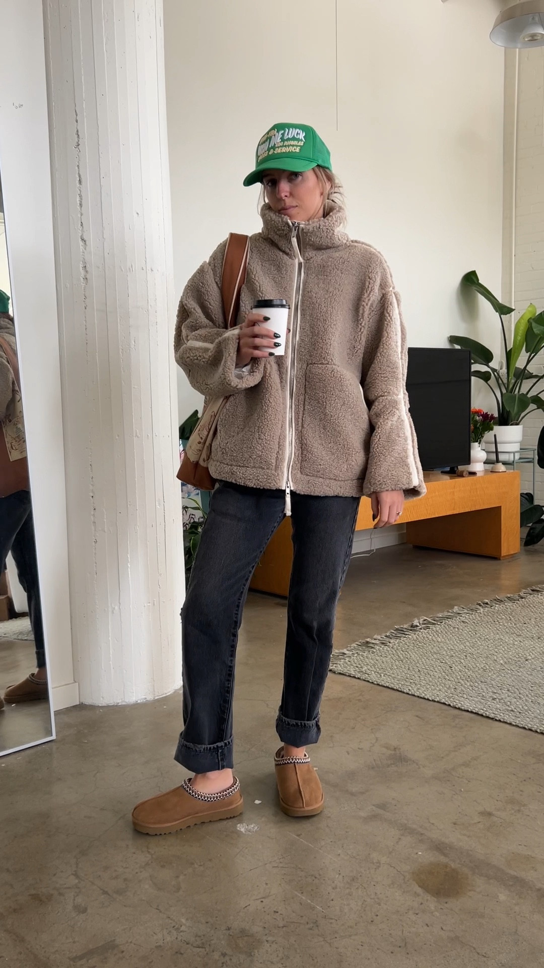 Day 24/30 - 30 days of outfits

Coat is exact! I’m wearing a small, fit is oversized. Sold out online but check your local store inventory! I got mine in store. 