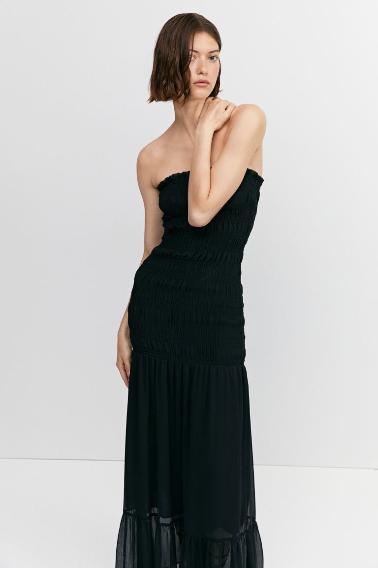 Smocked bandeau dress - Sleeveless - Long - Black - Ladies | H&M GB | H&M (UK, MY, IN, SG, PH, TW, HK)