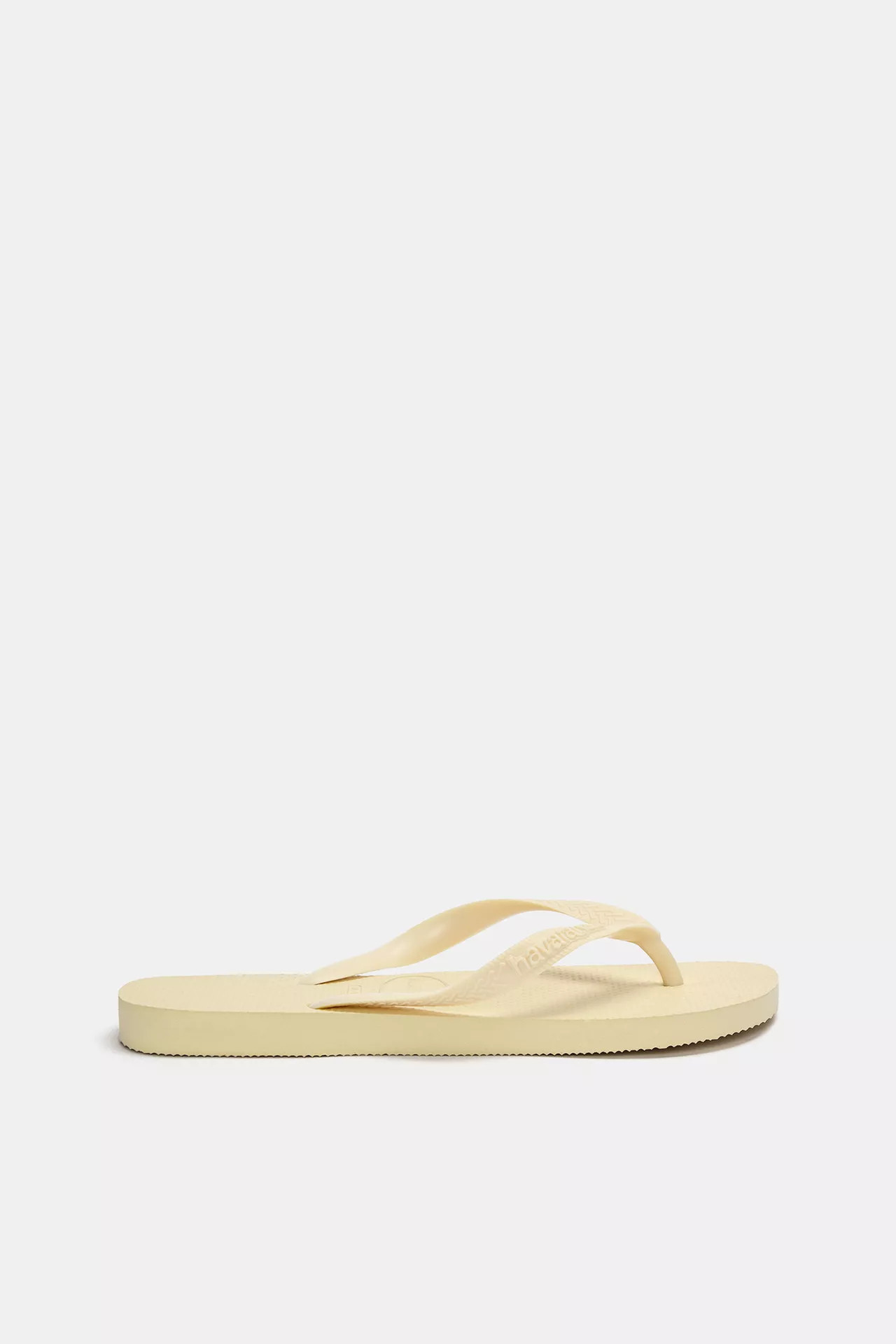 Havaianas ® beach sandals | PULL and BEAR UK