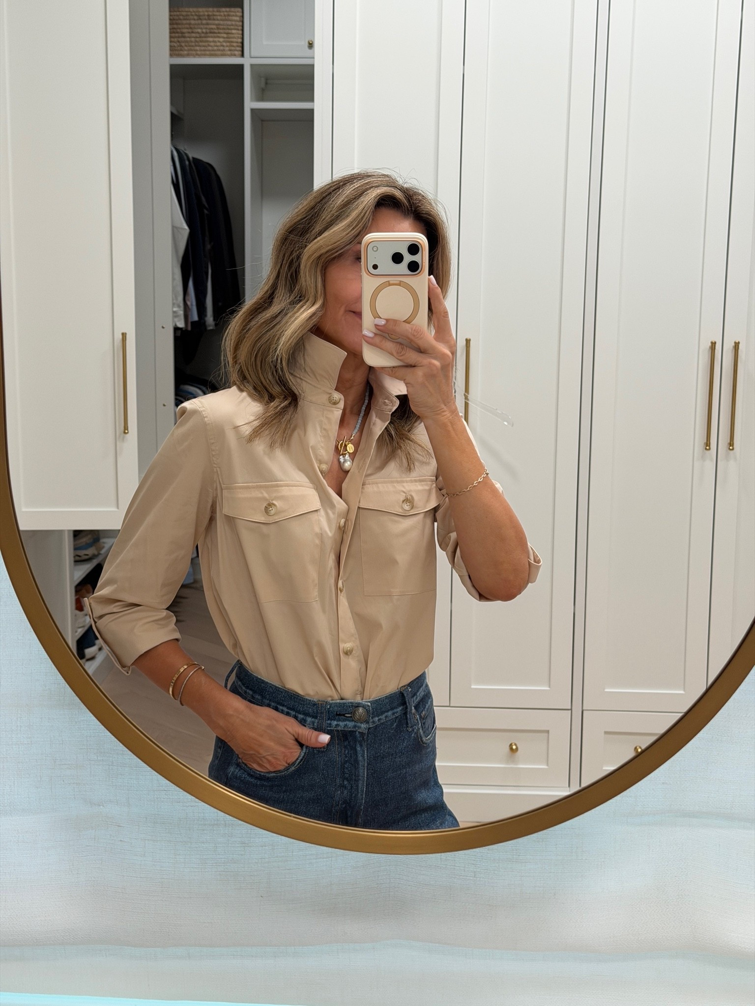 This shirt is the softest Poplin cotton with stretch with a Uber flattering fit! Sz XS @lagence

#LTKootd #LTKOver40