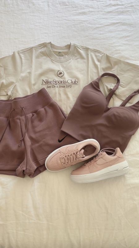 Summer style featuring Nike! Use code SUMMER25 to save on some of my favorite Nike selections 

Summer style, neutral aesthetic, cozy shorts, shirt favorites, deal of the day, shoe favorites, style tip, matching set, Nike style, active wear, shop the look!

#LTKSeasonal #LTKShoeCrush #LTKStyleTip