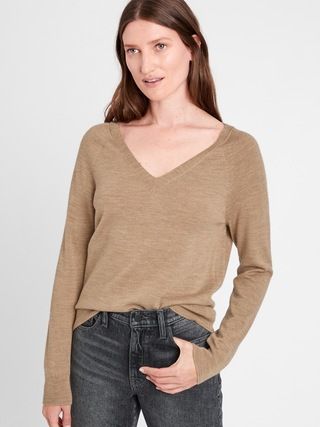Seamless Merino V-Neck Sweater in Responsible Wool | Banana Republic (US)