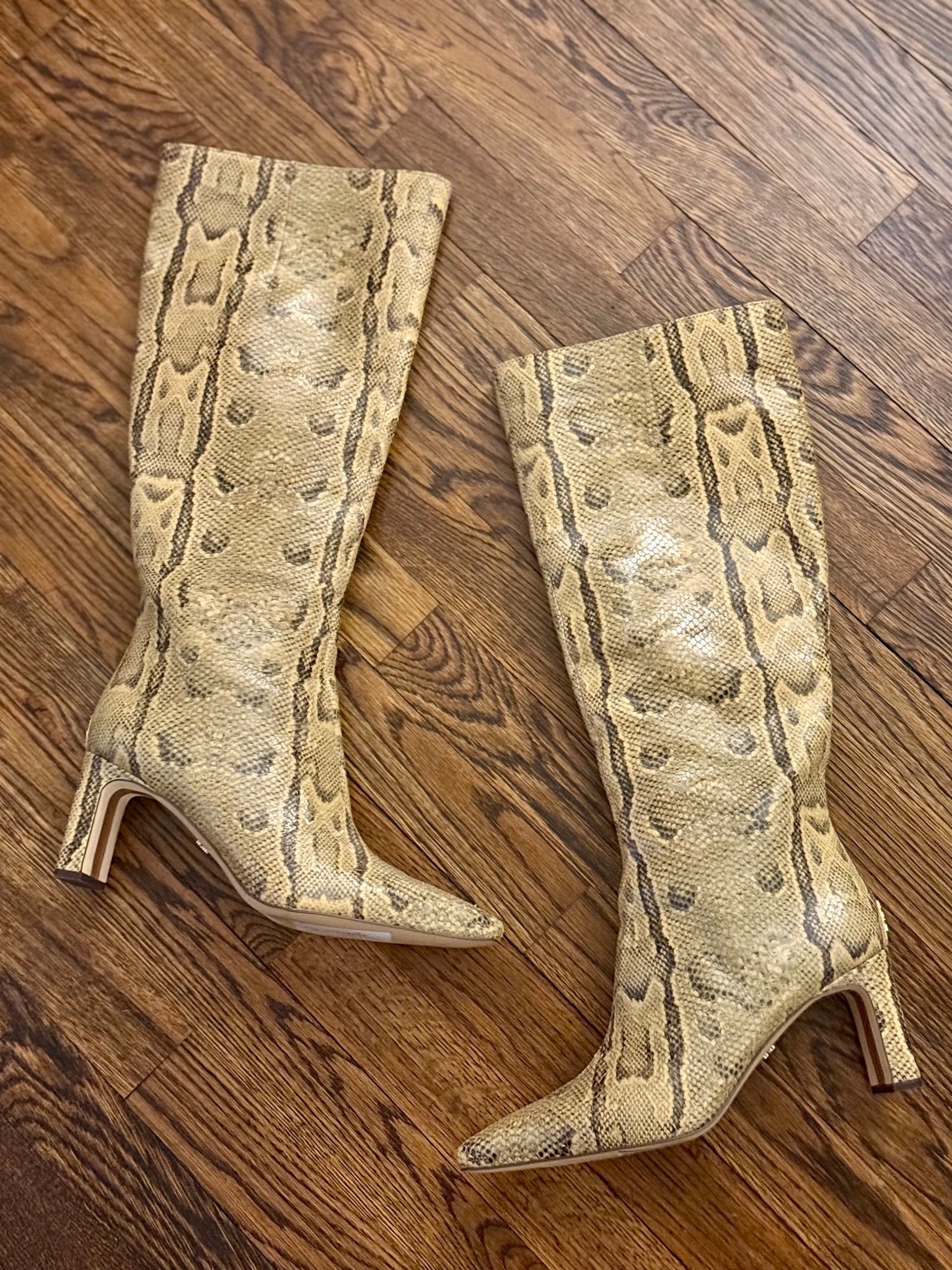 Must have snakeskin leather boots by Sam Edelman on sale between $70-$119! Originally between $225-$250



#LTKFindsUnder100 #LTKootd