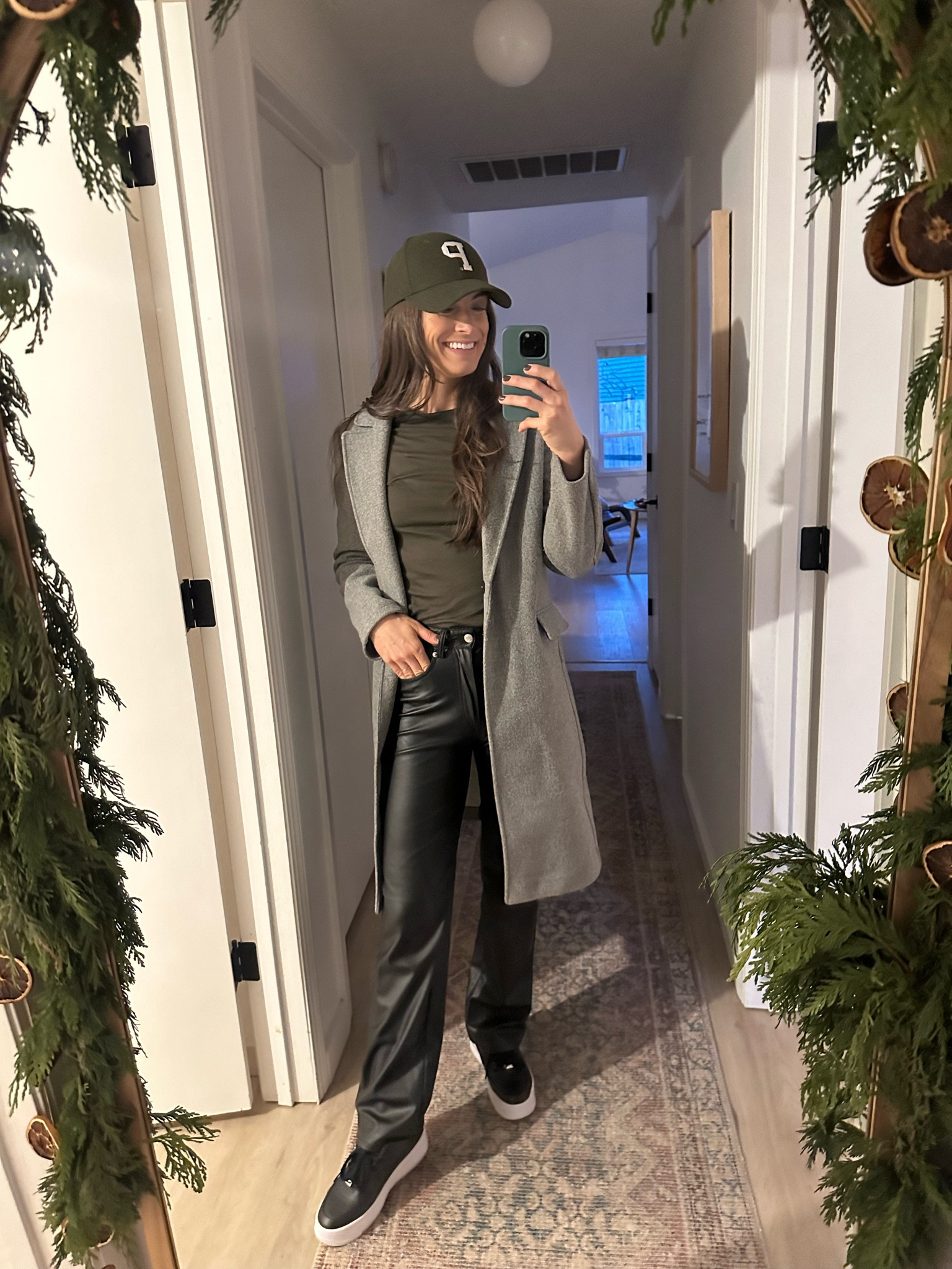 Winter Friday Outfit Inspo

#LTKbeauty #LTKtravel #LTKHoliday