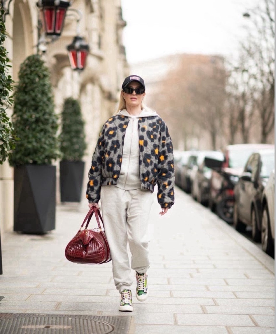 Love a sweat suit paired with a jacket to dress it up 💕

#LTKMostLoved #LTKstyletip