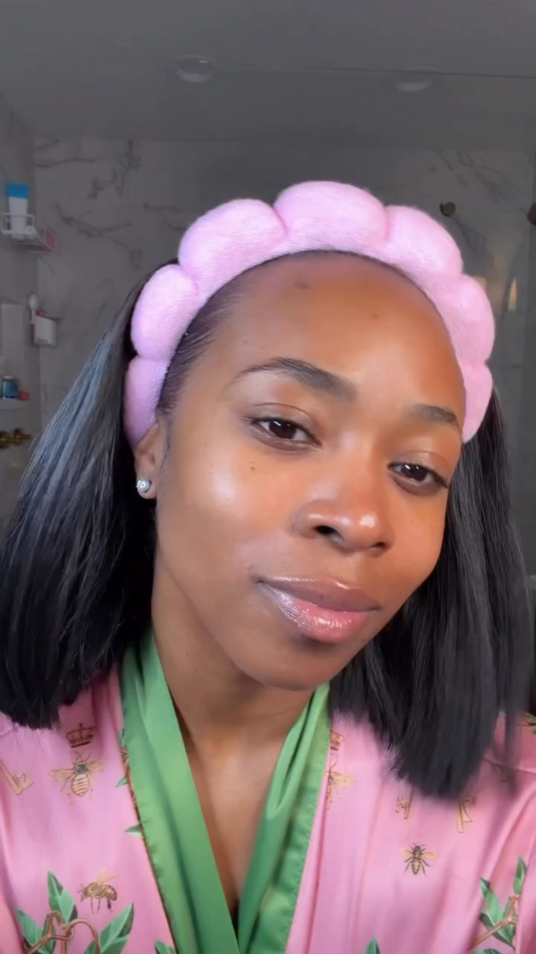 Quick little 15 minute makeup tutorial!!! I really wanted to try out the @itcosmetics cc cream and I was obsessed with the results! I LOVE the finish! Comment “Shop” for a list of all the items I used!!

CC cream color - Neutral Rich @itcosmetics 
Blush - Spicy Gal from @dibsbeauty 
Powder- Dark from @maccosmetics 
Mascara- @sweedbeauty 
Setting spray- @urbandecaycosmetics 
Brush - @sigmabeauty 
Lip liner - @rubykissescosmetics 
Concealer - @lacolorscosmetics

#LTKBeauty