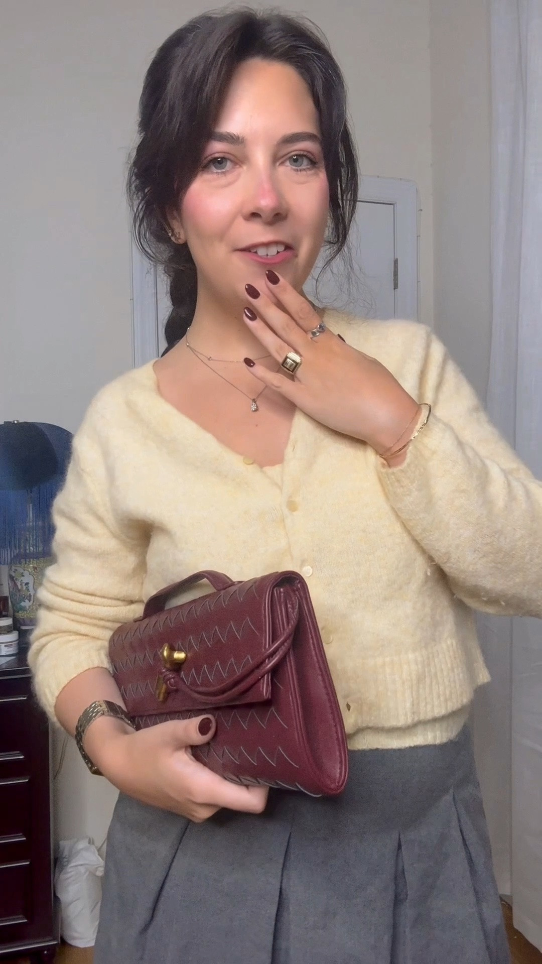 Outfit of the night 🍷🧈 Currently obsessed with this unexpected fall color combination of butter yellow, charcoal gray, and burgundy! Mixing soft neutrals with rich autumn tones for a chic, elevated fall outfit that feels both classic and trend-forward. Definitely a color palette I’ll be repeating all season long! 🩶 @SEZANE
