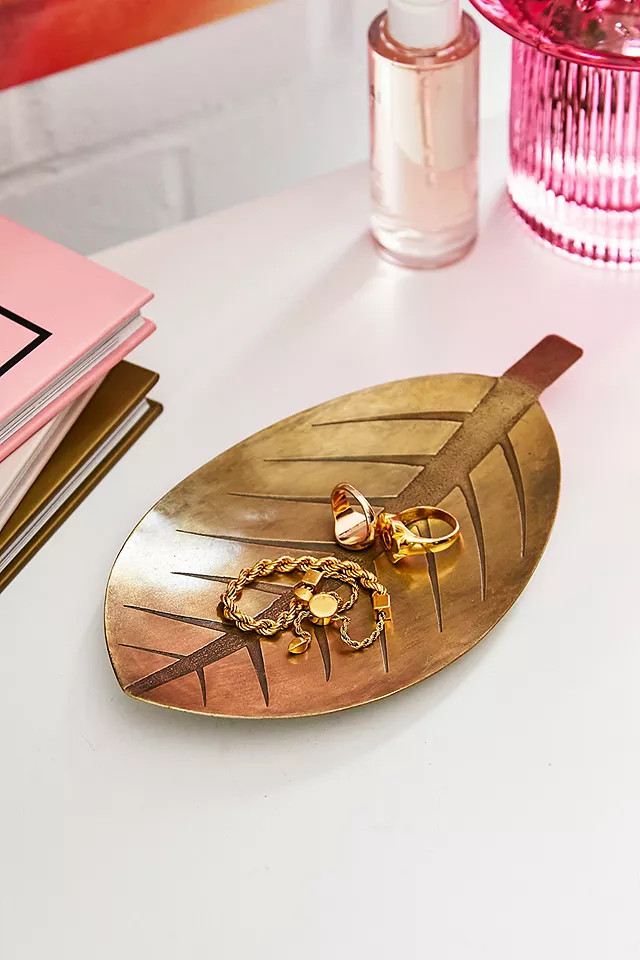 Round Leaf Trinket Tray | Urban Outfitters (EU)